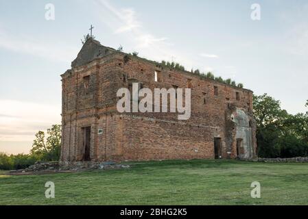 Carmelo, Colonia / Uruguay; 27. Dezember 2018: Ruinen einer alten Jesuitenkirche und Mission in der Estancia del Río de las Vacas, heute Caler genannt Stockfoto