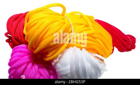 Geflochtenes Seil Mit Kordelfaden Aus Nylon-Knoten Mit Macrame-Perlenstickerei Stockfoto