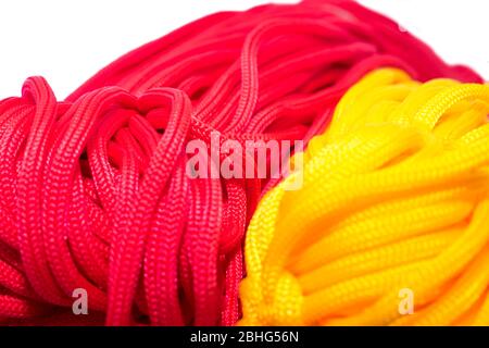 Geflochtenes Seil Mit Kordelfaden Aus Nylon-Knoten Mit Macrame-Perlenstickerei Stockfoto