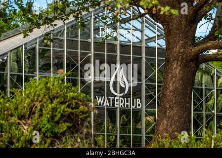 WaterHub ist ein Wasserrecyclingsystem an der Emory University, das umweltfreundliche Verfahren zur Reinigung von Abwasser für nicht trinkbare Zwecke nutzt. Stockfoto