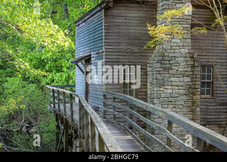 Alte Mühle am Stone Mountain Lake im Stone Mountain Park in Atlanta, Georgia. (USA) Stockfoto
