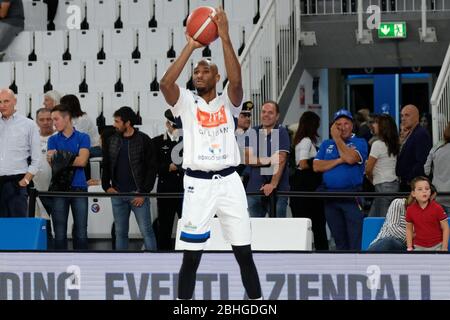 Trient, Italien. 1. Jan, 2020. trento, Italien, 01. Jan 2020, DeAndre Lansdowne (9) Germani Basket Brescia during - - Credit: LM/Roberto Tommasini Credit: Roberto Tommasini/LPS/ZUMA Wire/Alamy Live News Stockfoto