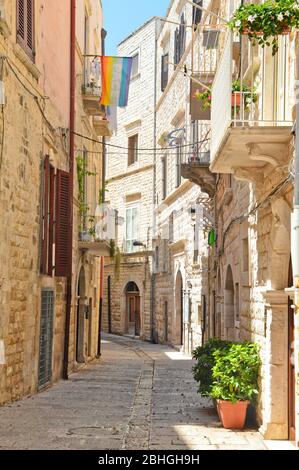 Bild der Stadt Molfetta, direkt am Meer Stockfoto