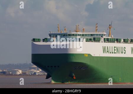 Titus verlässt Portbury Docks und geht auf dem Weg zum Meer Stockfoto