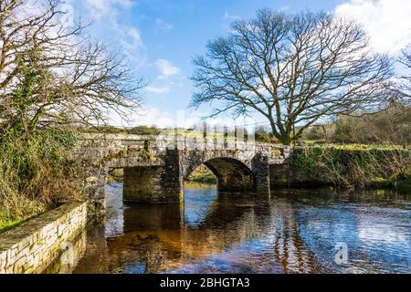 Hill Bridge on the River Tavy, Dartmoor National Park, Devon, England, Großbritannien Stockfoto