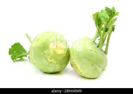 Deutsch-Rübe mit Blatt aus niedrigen Perspektive isoliert auf weiss. Stockfoto