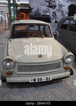 Trabant Coach Typ 601 LS von 1986, von 1957 bis 1991 in europa Mulhouse Stadt, Frankreich - vertikal produziert Stockfoto