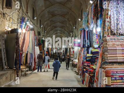 Das Innere des Basar-i Vakil Souk,Vakil Bazaar in Shiraz, Fars Provinz, Iran, Persien, Naher Osten Stockfoto