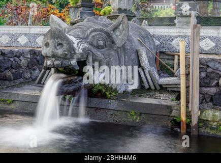 Der balinesische Tempel Taman Tirtagangga direkt vor Amed Stockfoto