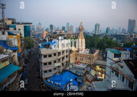 Mumbai / Indien 2 November 2019 Luftaufnahme des Mumba Devi Tempels ist ein berühmter alter Tempel, der Göttin Mumbadevi am Zaveri Bazaar Bhule gewidmet ist Stockfoto