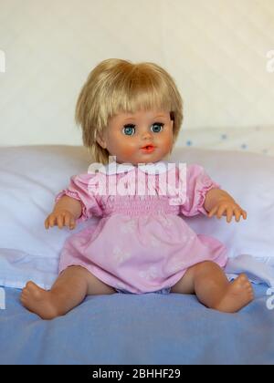 Realistische winzige Tears Puppe aus den 1990er Jahren Stockfoto