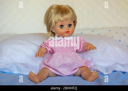 Realistische winzige Tears Puppe aus den 1990er Jahren Stockfoto