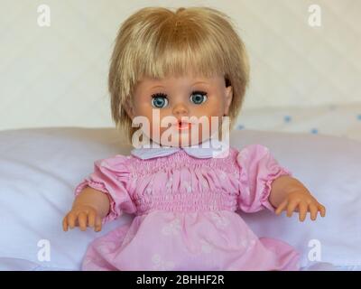 Realistische winzige Tears Puppe aus den 1990er Jahren Stockfoto