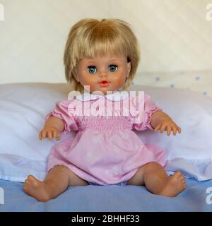 Realistische winzige Tears Puppe aus den 1990er Jahren Stockfoto