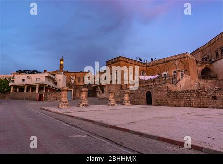 Wir sind in Mardin's Birne Midyat. Es ist einer der Orte, die mit ihrer Architektur, Lifestyle und kulturellen Reichtum gesehen werden sollte. Stockfoto