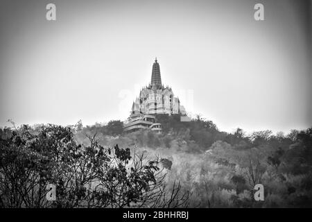 Landschaft Landschaftsansicht von einem Zug auf der Todesbahn in der Kanchanaburi Provinz in Thailand Stockfoto