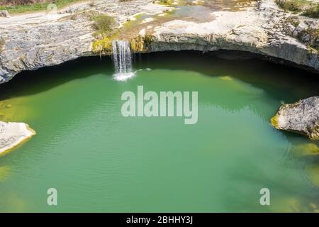 Wasserfall Zarecki krov im Frühling, Istrien, Kroatien Stockfoto