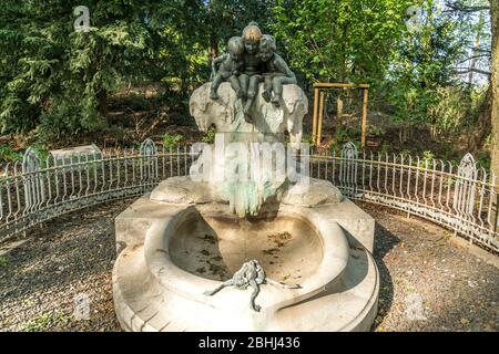 Der Märchenbrunnen im Hofgarten, Landeshauptstadt Düsseldorf, Nordrhein-Westfalen, Deutschland, Europa Märchenbrunnen in t Stockfoto