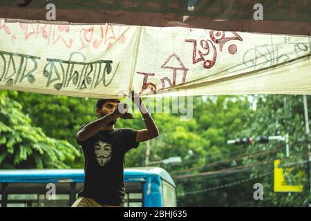 ABVP, die eine studentische Einheit von RSS versucht, Jadavpur Universität heute zu vandalisieren. Stockfoto