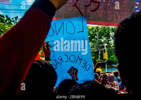 ABVP, die eine studentische Einheit von RSS versucht, Jadavpur Universität heute zu vandalisieren. Stockfoto