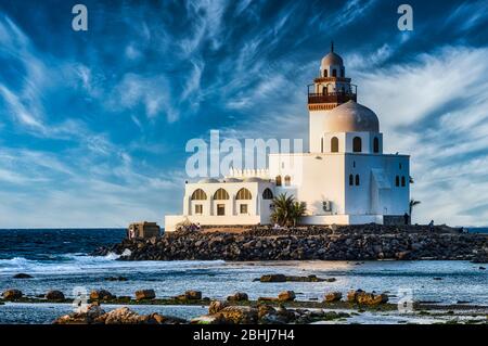 Blick auf die Küste von Jeddah, Saudi Arabien. Blick auf das alte Meer vor der Renovierung. Stockfoto