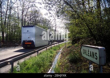 BMW Williams Formel 1-Mannschaftstransporter fahren zum spanischen GP 2002 auf dem Circuit de Catalunya Stockfoto