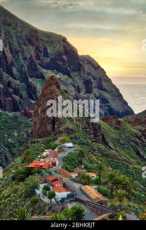 Masca Viewpoint an der westlichen Spitze von Teneriffa, Spanien, in HDR nachbearbeitet Stockfoto