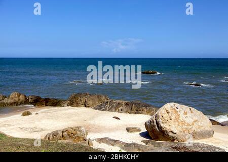 Schöne Aussicht auf den Strand von Mui Ne in Vietnam. Stockfoto