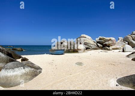 Schöne Aussicht auf den Strand von Mui Ne in Vietnam. Stockfoto