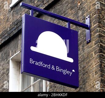 Anschauliches Bild eines Zweiges Bradford & Bingley, Trinity Street, Cambridge. Stockfoto