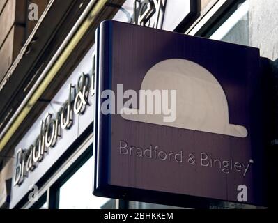 Anschauliches Bild von einem Bradford & Bingley Branch, High Holborn, London. Jetzt Teil der Santander Gruppe. Stockfoto