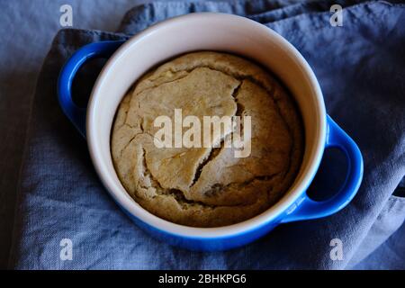 Hausgemachter Tahini Souffle, gesundes Dessert Stockfoto