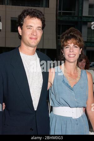 LOS ANGELES, CA. c. 1994: Schauspieler Tom Hanks & Ehefrau Rita Wilson. Foto © Paul Smith/Featureflash Stockfoto