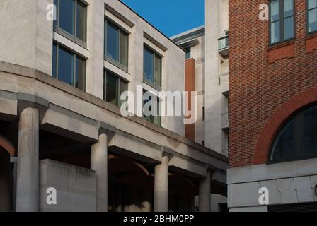Portland Stone Windows Square Geometrisch 10 Paternoster Sq.London EC4M 7LS von Eric Parry Architects Stockfoto