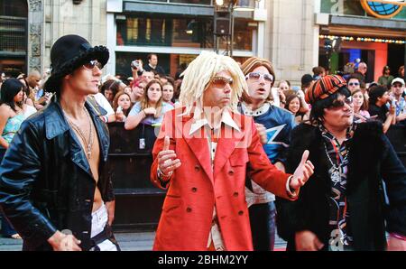 24. April 2020 - die Live-Dokumentation ''Beastie Boys Story'', die sich mit der Geschichte und dem Erbe der Beastie Boys beschäftigt, erscheint auf Apple TV+. Datei Foto: MMVA 2004, MuchMusic HQ, Toronto, Ontario, Kanada. (Bild: © Brent Perniac/AdMedia über ZUMA Wire) Stockfoto