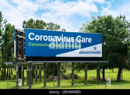 Coronavirus Care Plakatwand Werbung auf I-95, große Autobahn in Florida, USA Stockfoto