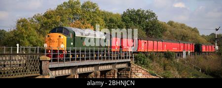 Erhaltene Lokomotive der Baureihe 40 D306 bei Nene Valley Railway, Wansford Station, Peterborough, Cambridgeshire, England Stockfoto