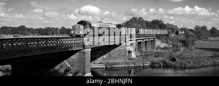 Erhaltene Lokomotive der Baureihe 40 D306 bei Nene Valley Railway, Wansford Station, Peterborough, Cambridgeshire, England Stockfoto