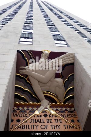 Weisheit und Wissen General Electric Building Fassade, Rockefeller Center, NYC, USA Stockfoto