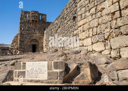 Ruinen von Qasr al-Azraq (Blaue Festung), Festung in der Wüste des östlichen Jordans Stockfoto