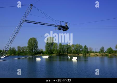 Kabelsystem eines Kabel Wake Park Nahaufnahme Stockfoto