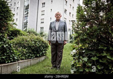 Zeitzeuge Professor Walther Troeger war Bürgermeister des Olympischen Dorfes in München und führte die Verhandlungen mit den Terroristen während des Angriffs auf das israelische Olympische Team 1972. Stockfoto