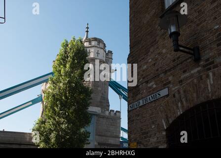 Tower Bridge Bascule Suspension Bridge, London, SE1 von Sir Horace Jones & Sir John Wolfe Barry viktorianische gotische Architektur Stockfoto