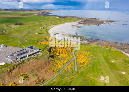 Luftaufnahme des Balcomie Links Golfplatzes auf dem Crail Golf Society Golfplatz, Fife, Schottland, Großbritannien Stockfoto