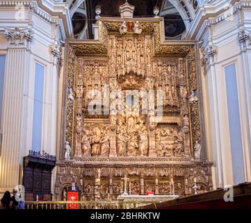 Retablo de la Asunción en el Altar Mayor de la Basílica de Nuestra Señora del Pilar. Zaragoza. Aragón. España Stockfoto