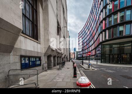 Die berühmten Old Bailey Strafgerichte in London unter Sperrung während des Corona Virus Covid-19 Ausbruch. Stockfoto