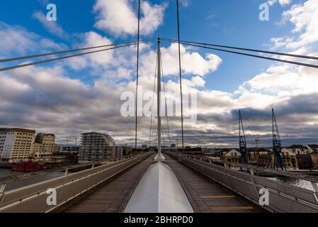 Royal Victoria Dock Bridge over Gallions Point Marina, Excel Exhibition Centre, London, England. Stockfoto