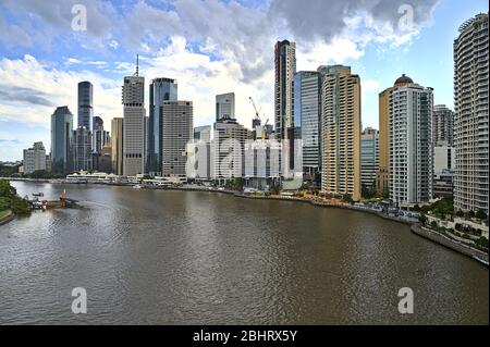 Die Skyline von Brisbane von der Story Bridge aus Stockfoto