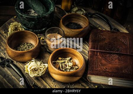 Küche mit natürlichen Zutaten Stillleben Stockfoto