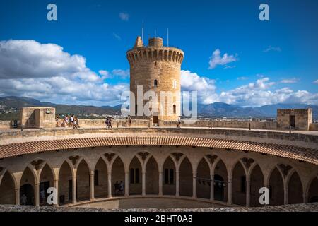 Bellver Castle - mittelalterliche Festung in Palma de Mallorca, Balearen, Spanien Stockfoto